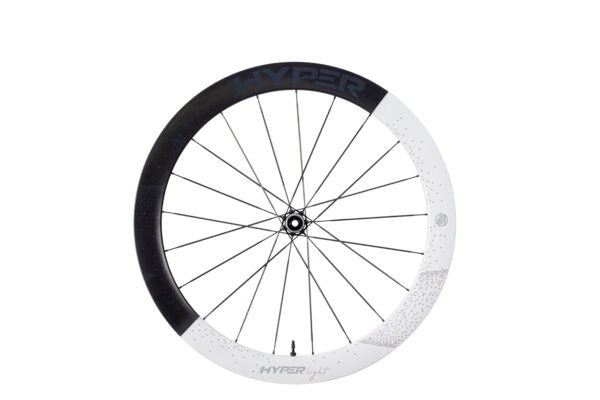Lún HYPER LIGHT carbon wheelset, deep rim, black/white two-tone with HYPER branding. Product appearance.