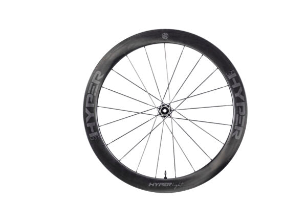 Lún HYPER LIGHT carbon fiber wheelset, deep-section rims with debossed dark gray HYPER branding. Product appearance page.